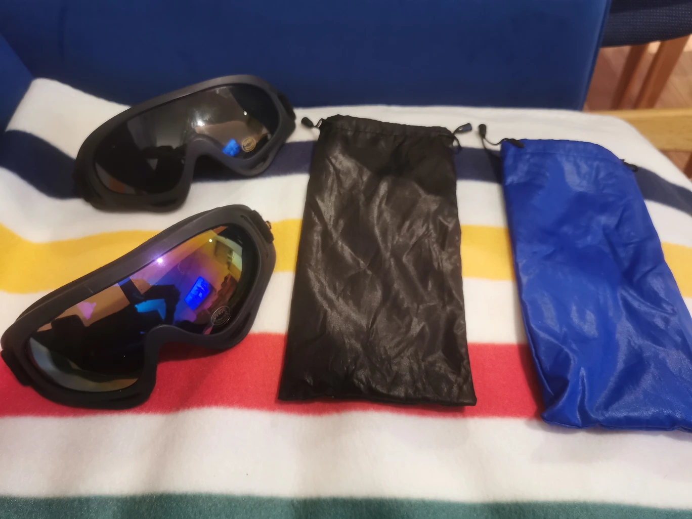 Two Tinted Ski/Snowboard Goggles with UV400 Sun protection thumbnail
