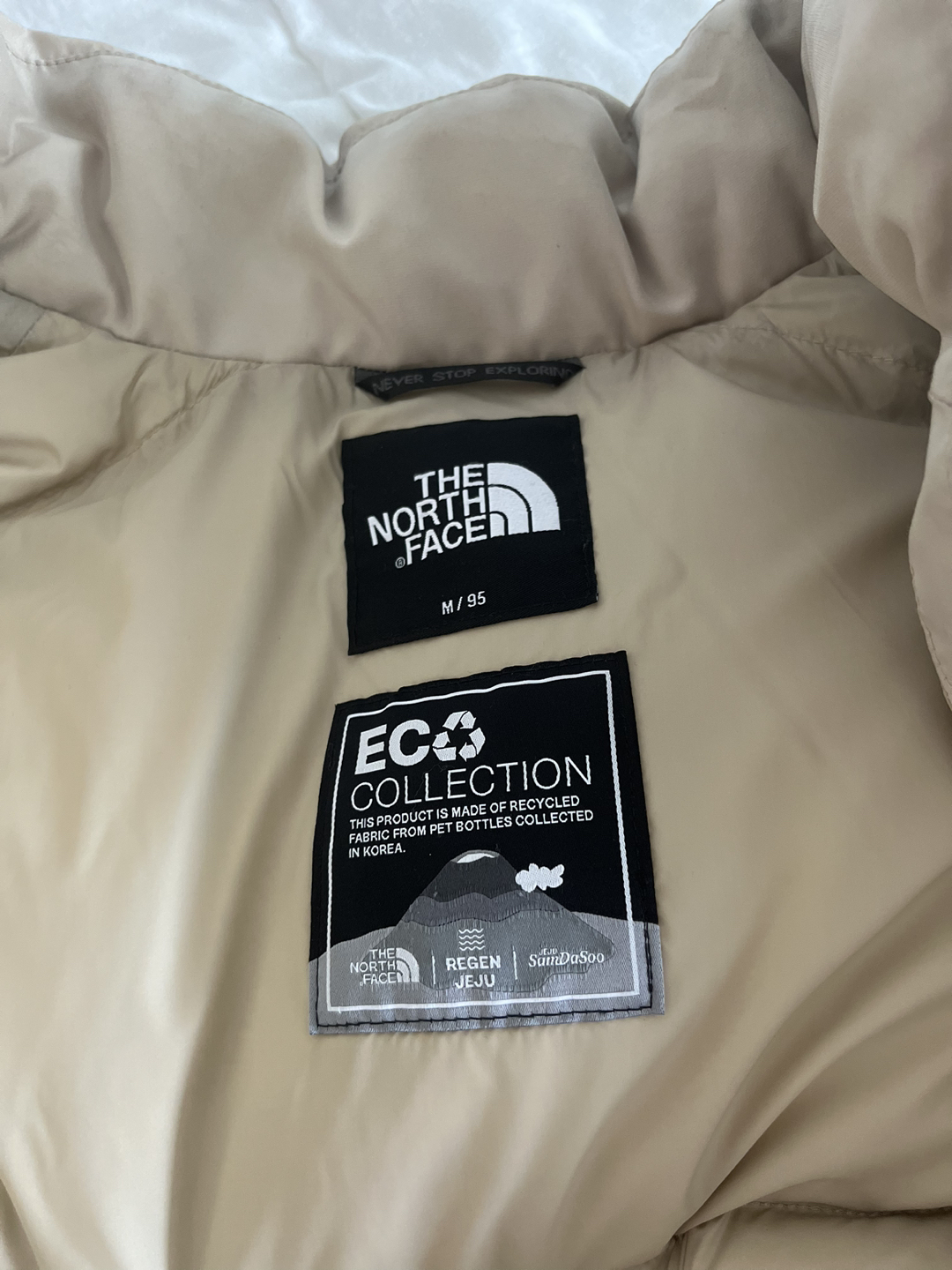 THE NORTH FACE
Men's M'S 1992 ECO NUPTSE JACKET 1992 Eco Beige image indicator(2)