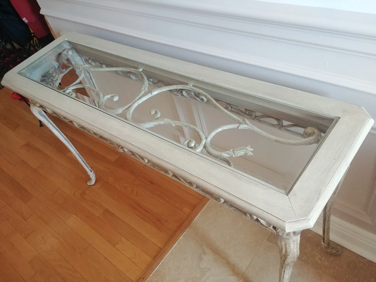 Beautiful Sofa Table thumbnail