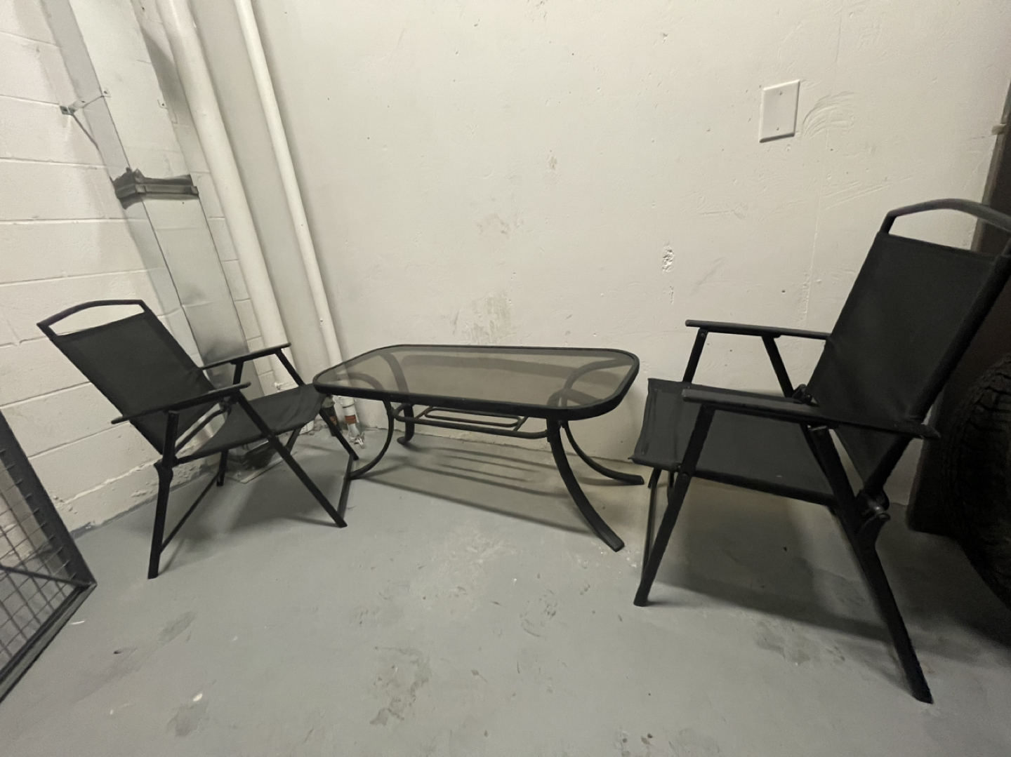Patio table and chairs - photo 4