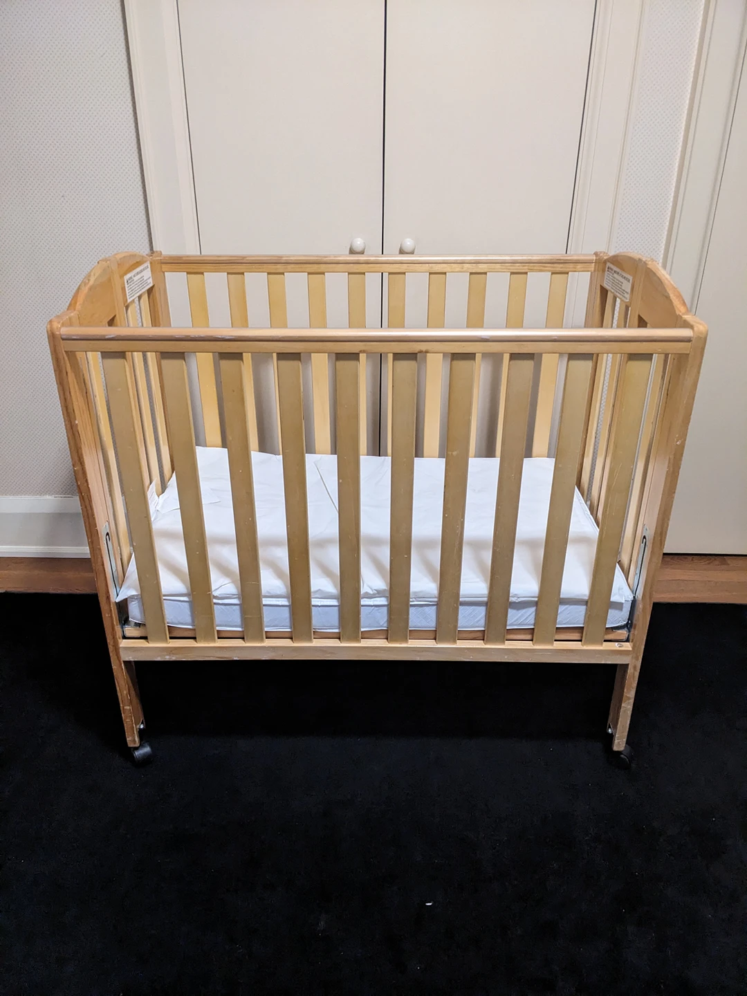 Foldable Mini Crib on Wheels