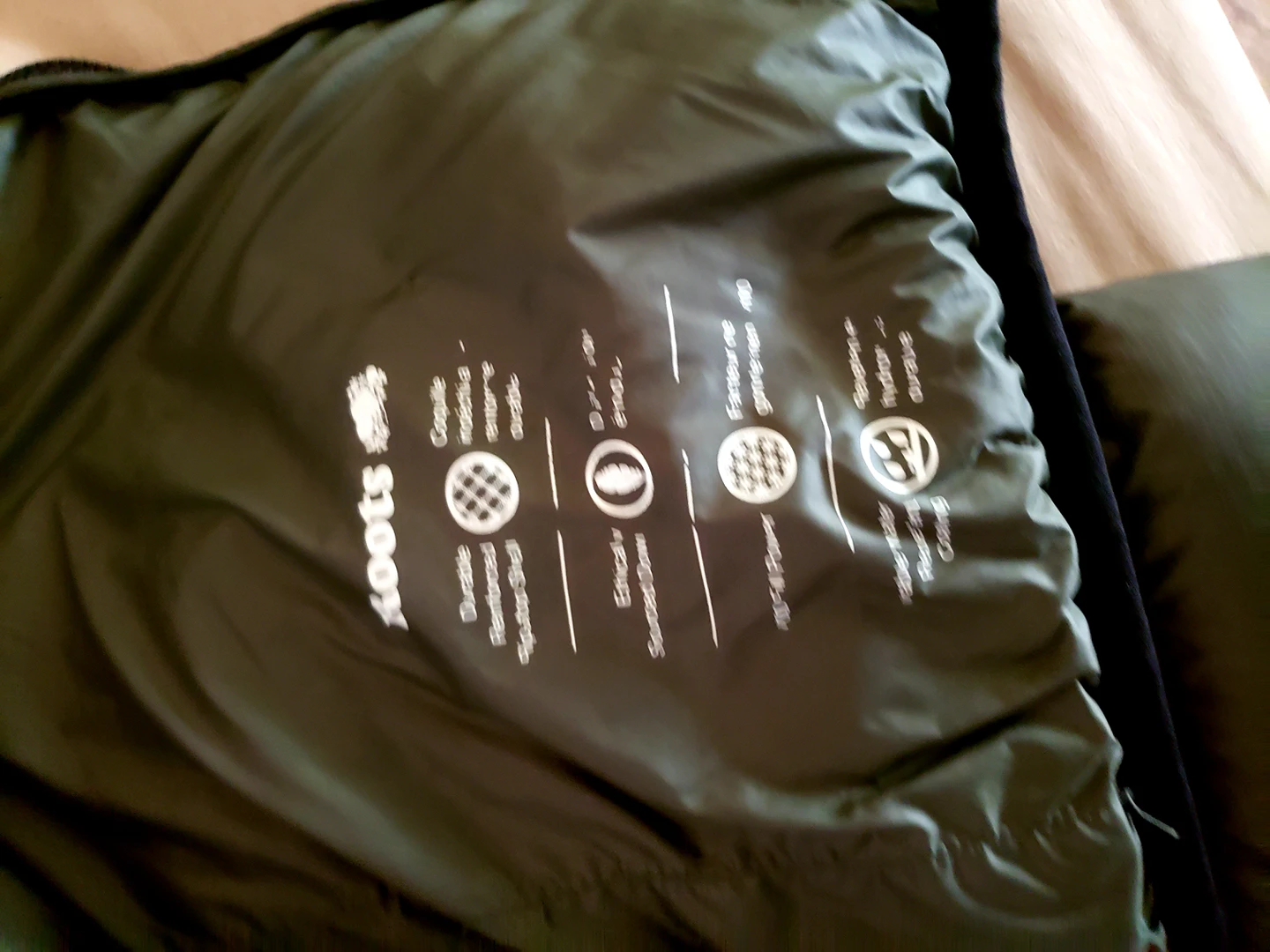 roots jacket zip down packable image indicator(3)