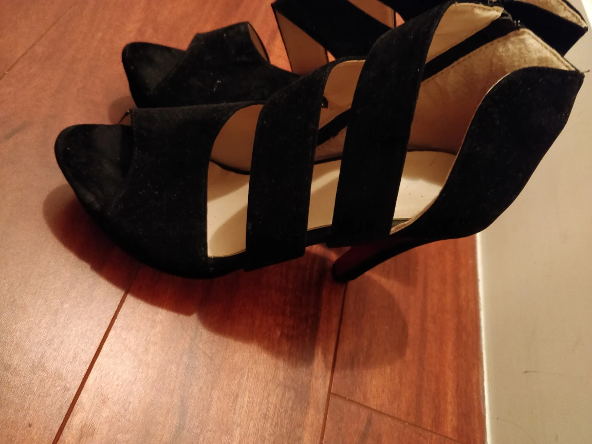 Black Heels image indicator(2)