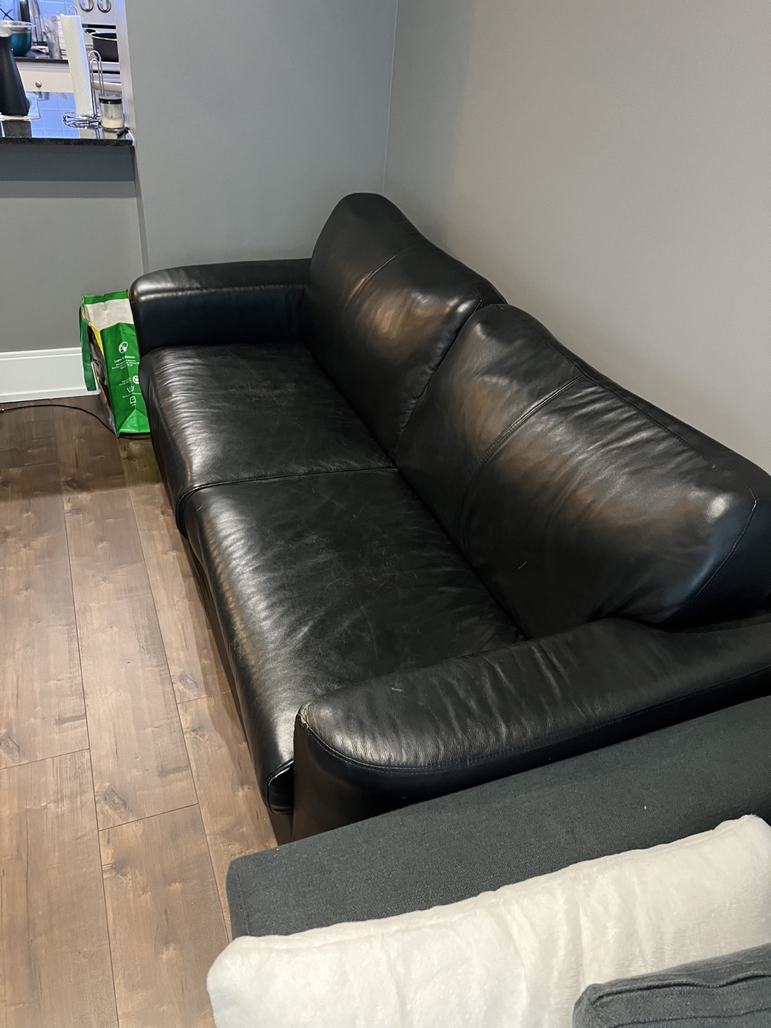 Couch for sale image indicator(2)