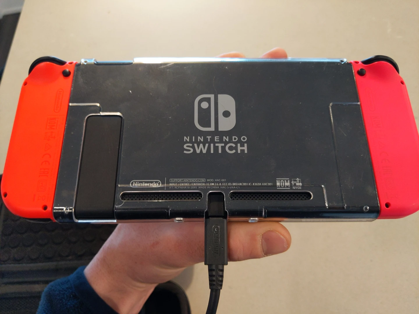 Nintendo Switch with Mario Kart, Zelda BOTW, and more games image indicator(3)