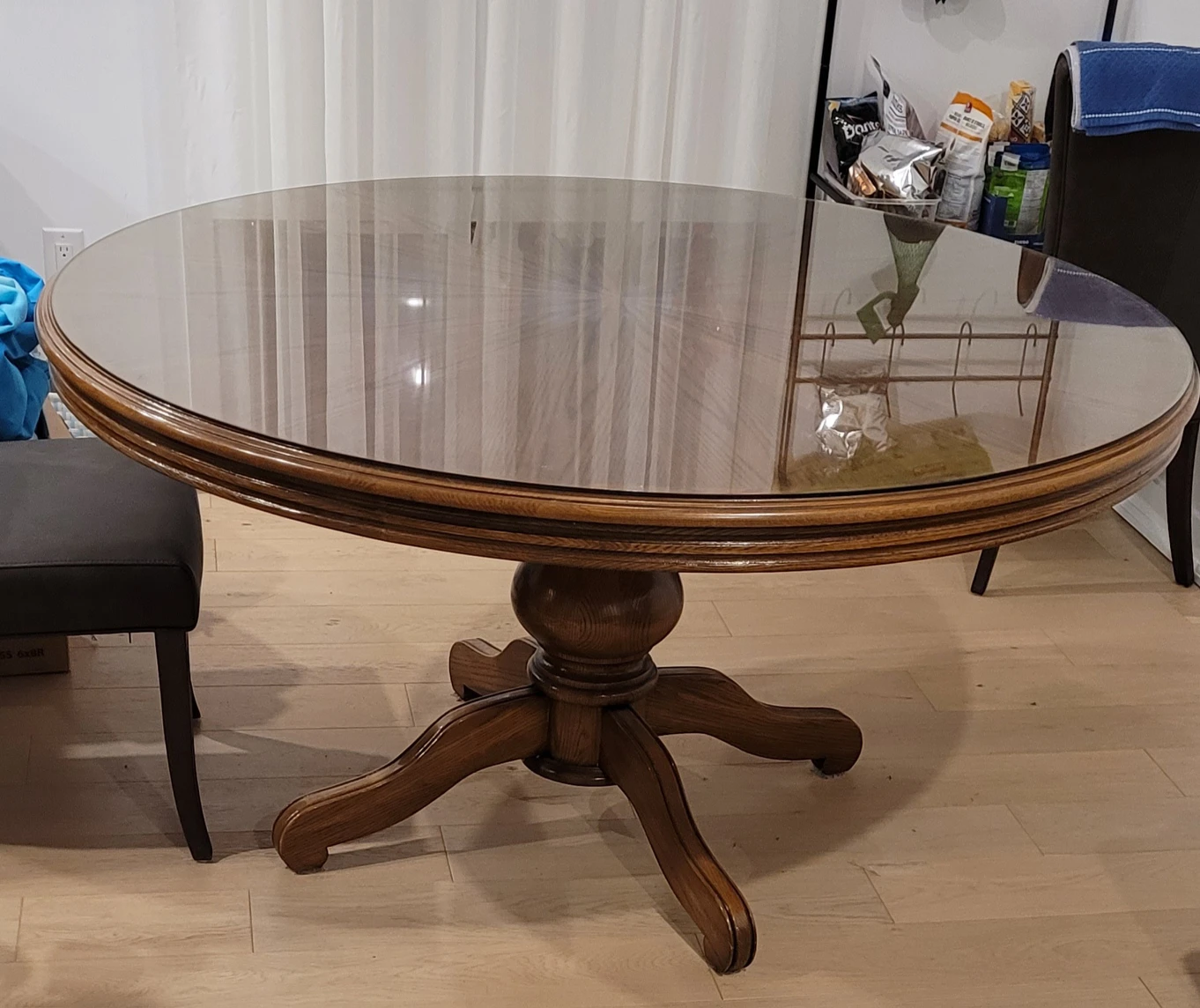 58.5-inch  solid oak round table thumbnail