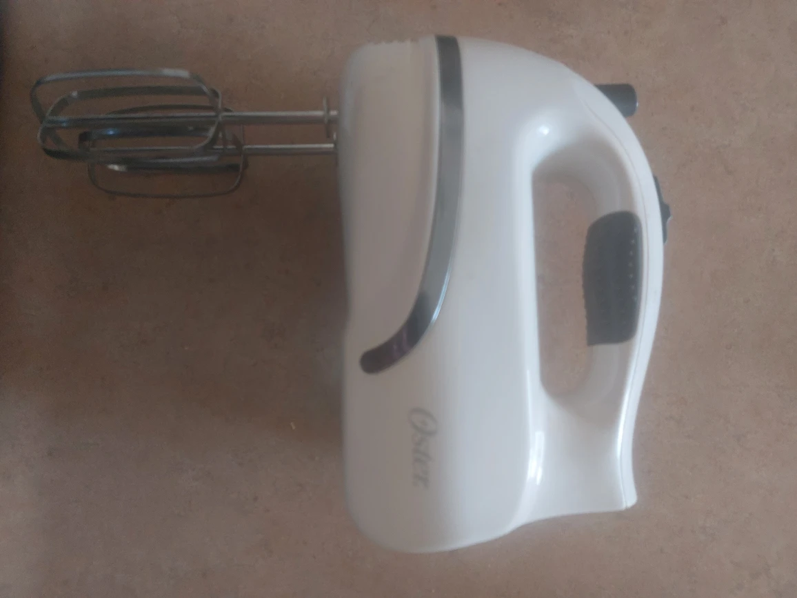 Hand mixer
