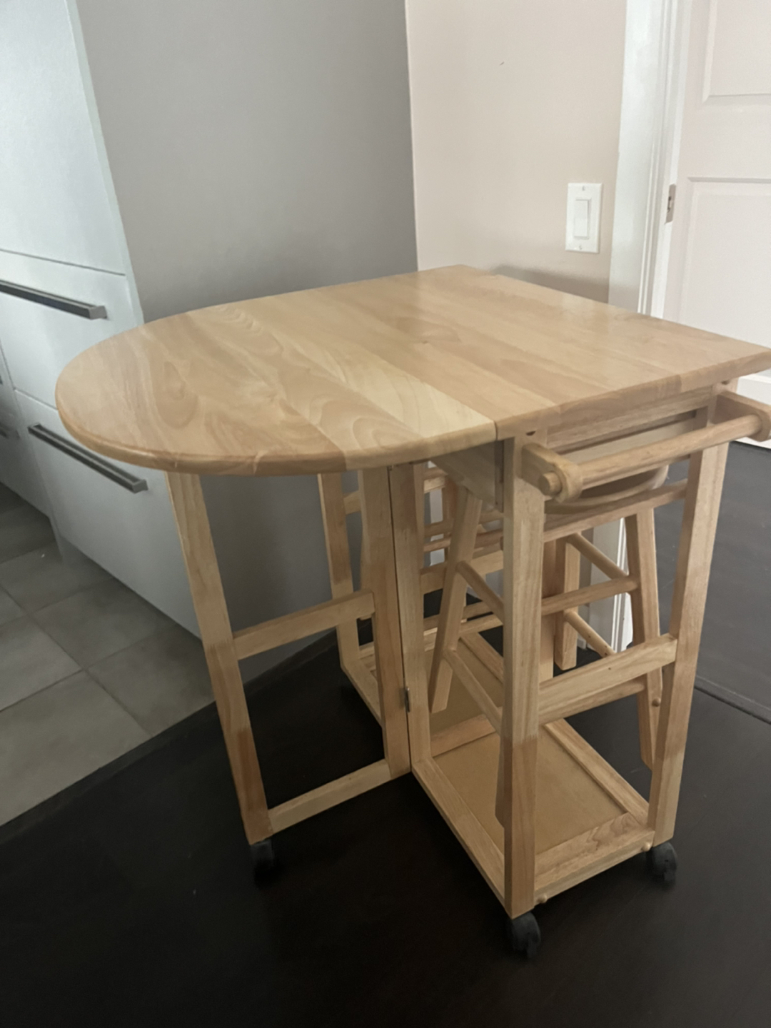 Expandable Wood Breakfast Table - Urgent sale! - photo 2