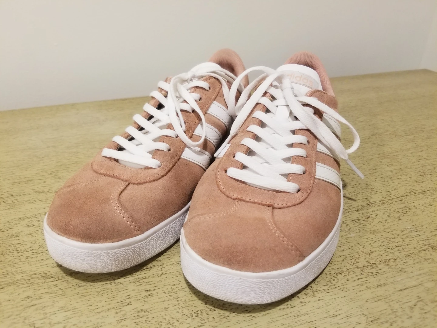 Adidas Ortholite Float pink suede shoes Women's Size 8.5 thumbnail