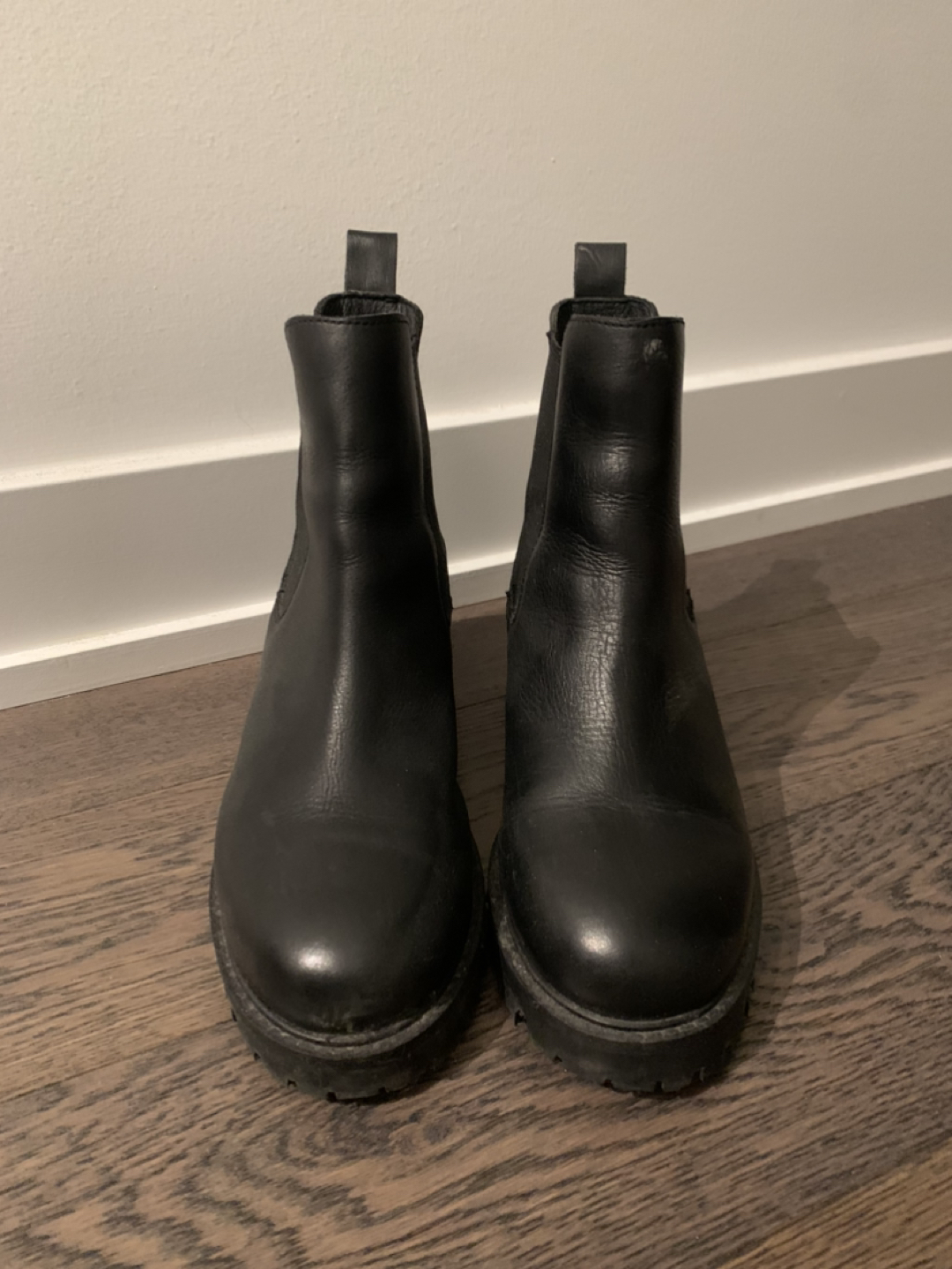 Ulban Outfitters Chelsea Boots
