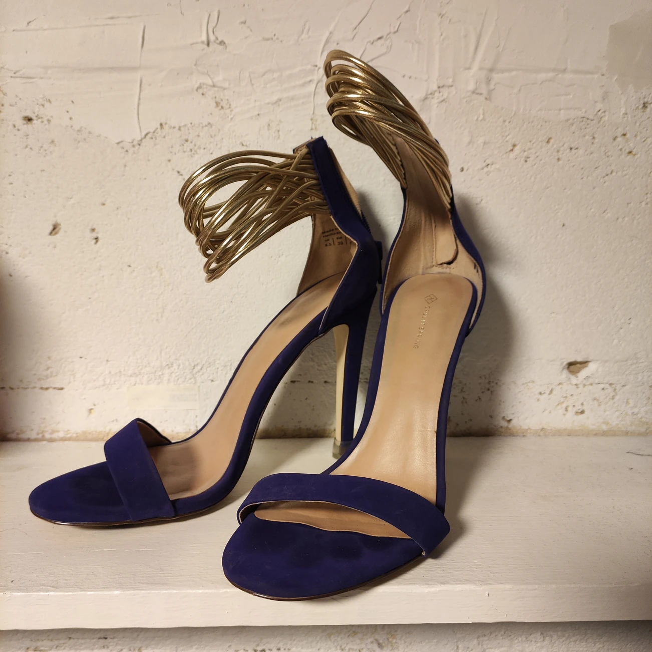8.5W Call it Spring Heels thumbnail