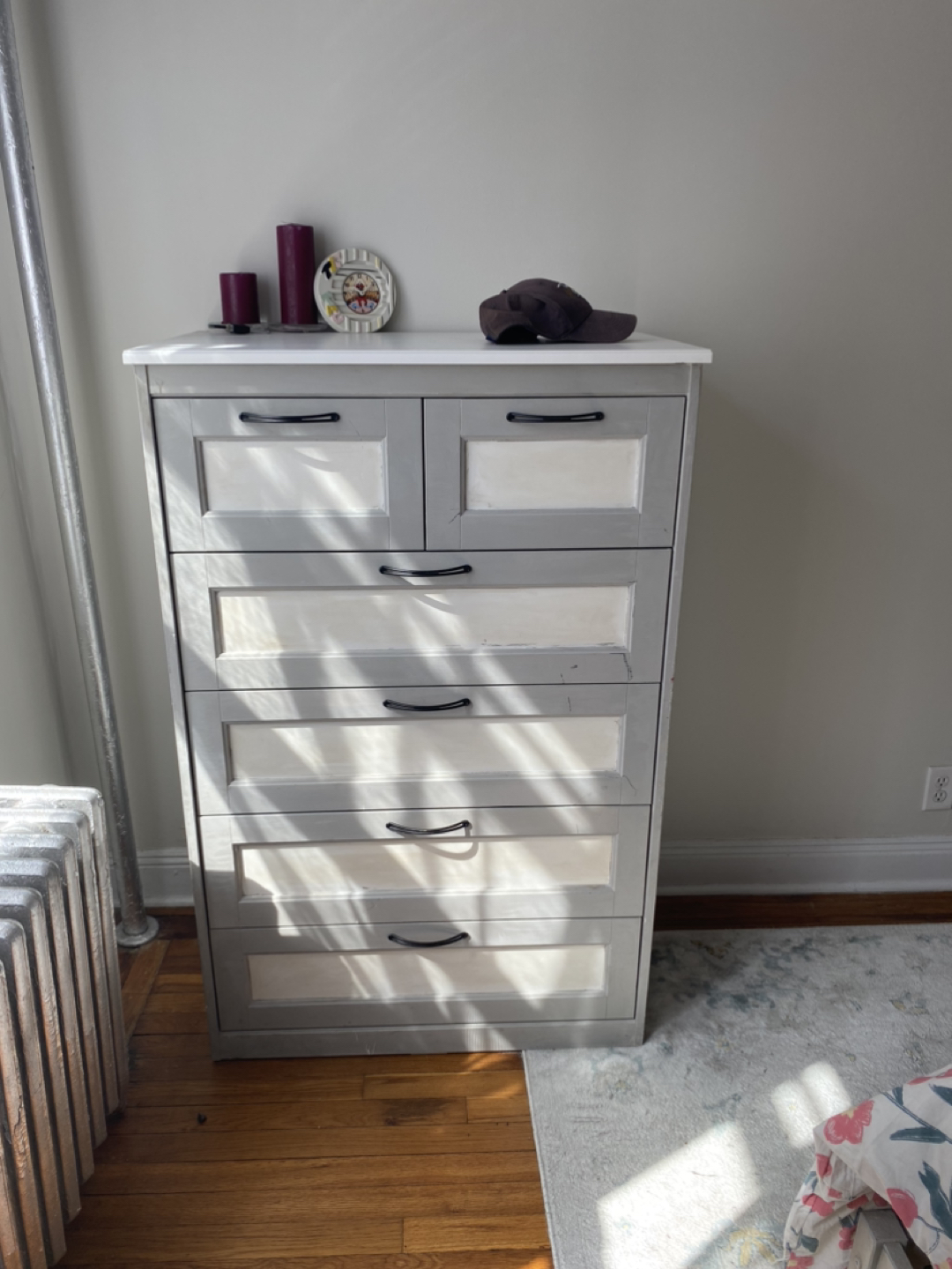 chest of drawers