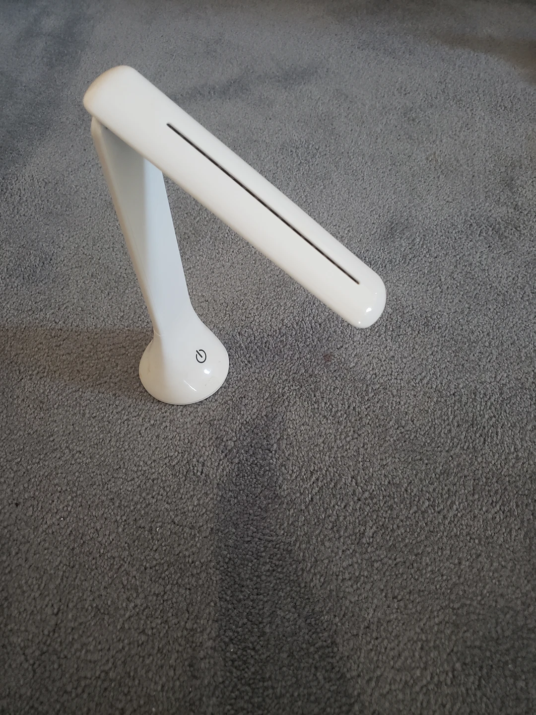 LED portable desk light (battery operated) 🏀