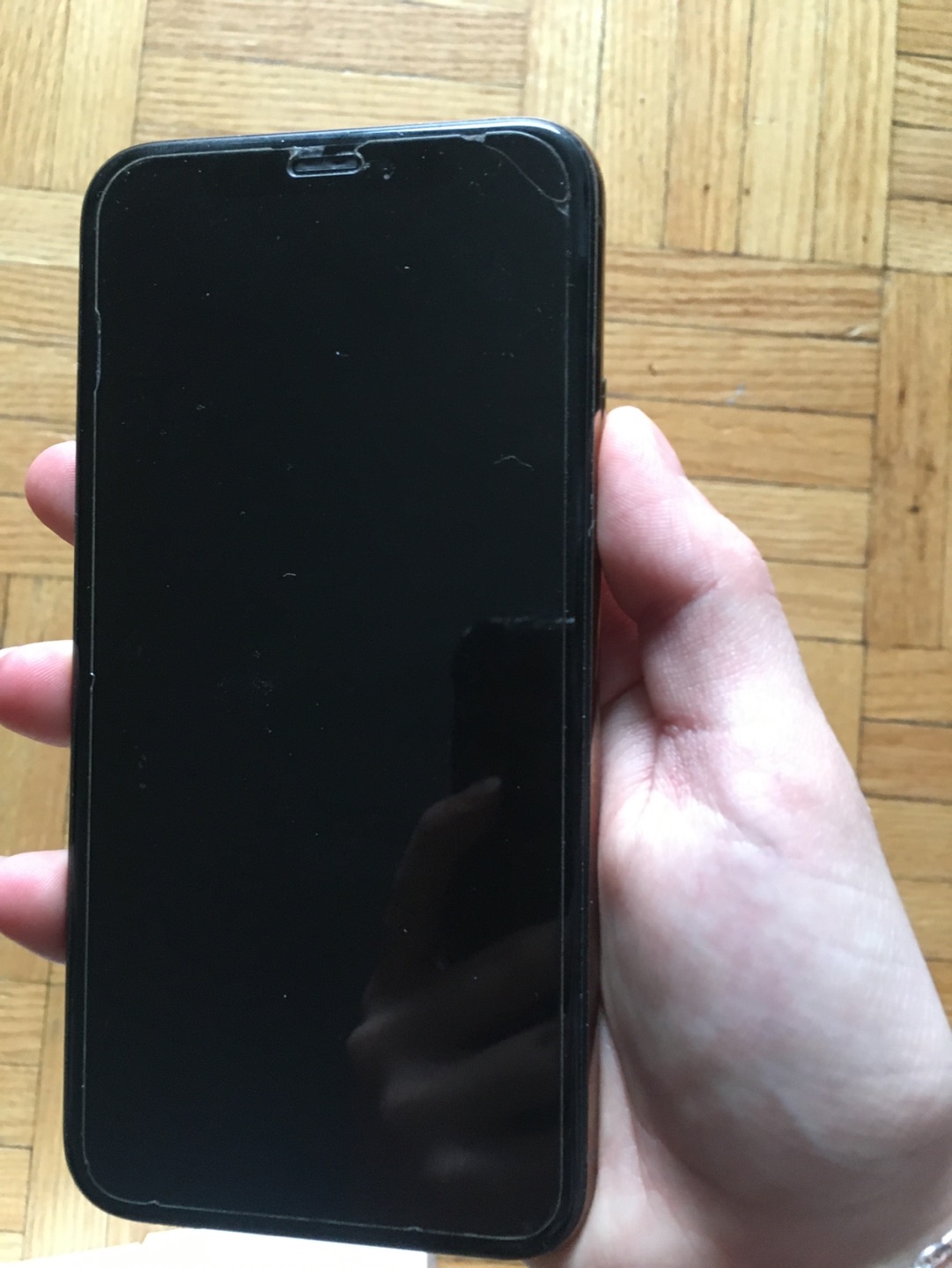 Gold iPhone XS 64GB. Mint 10/10 thumbnail