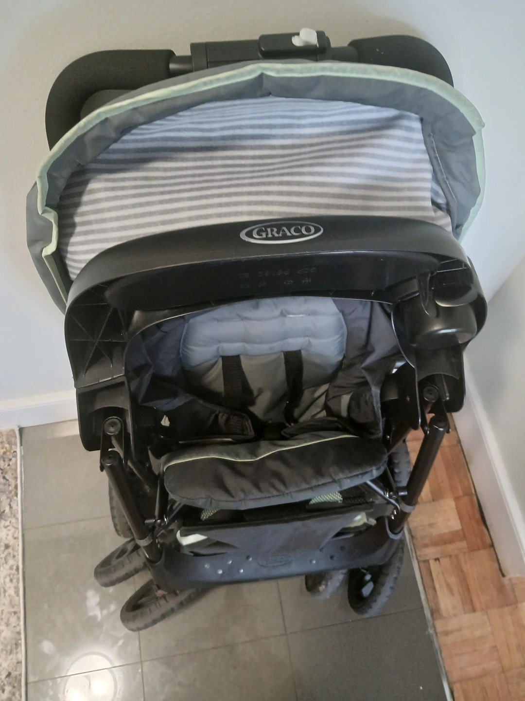 Graco Stroller + car seat + stroller cover - photo 2