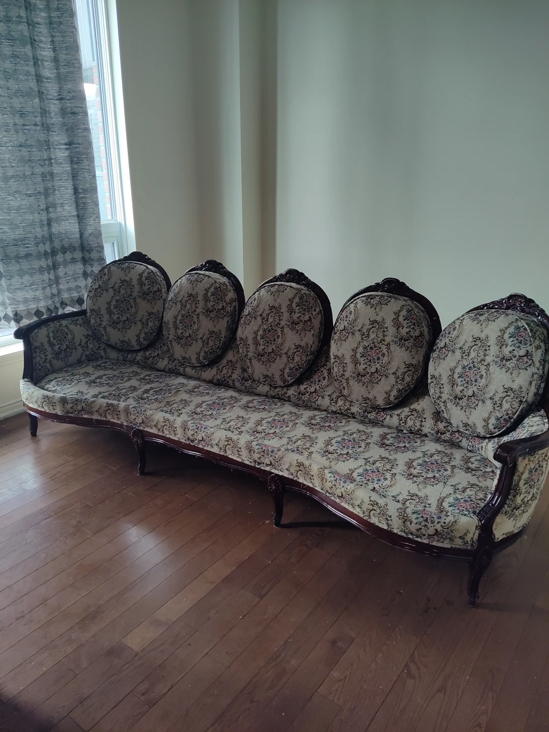 couch thumbnail