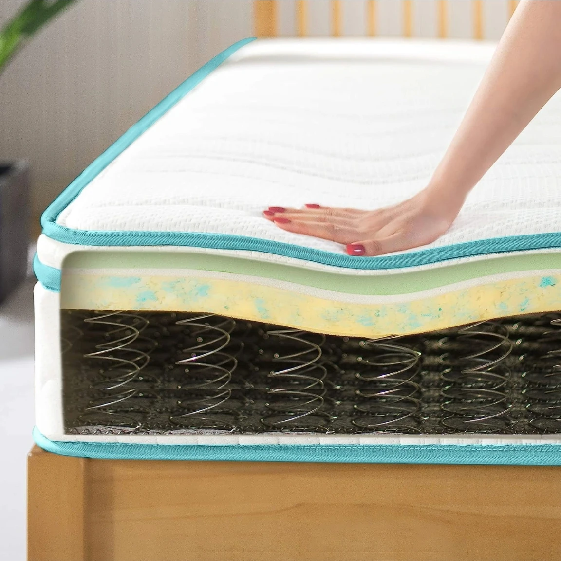 Full Size (Double) Zinus 8" Hybrid Mattress - Only 1 Year Old