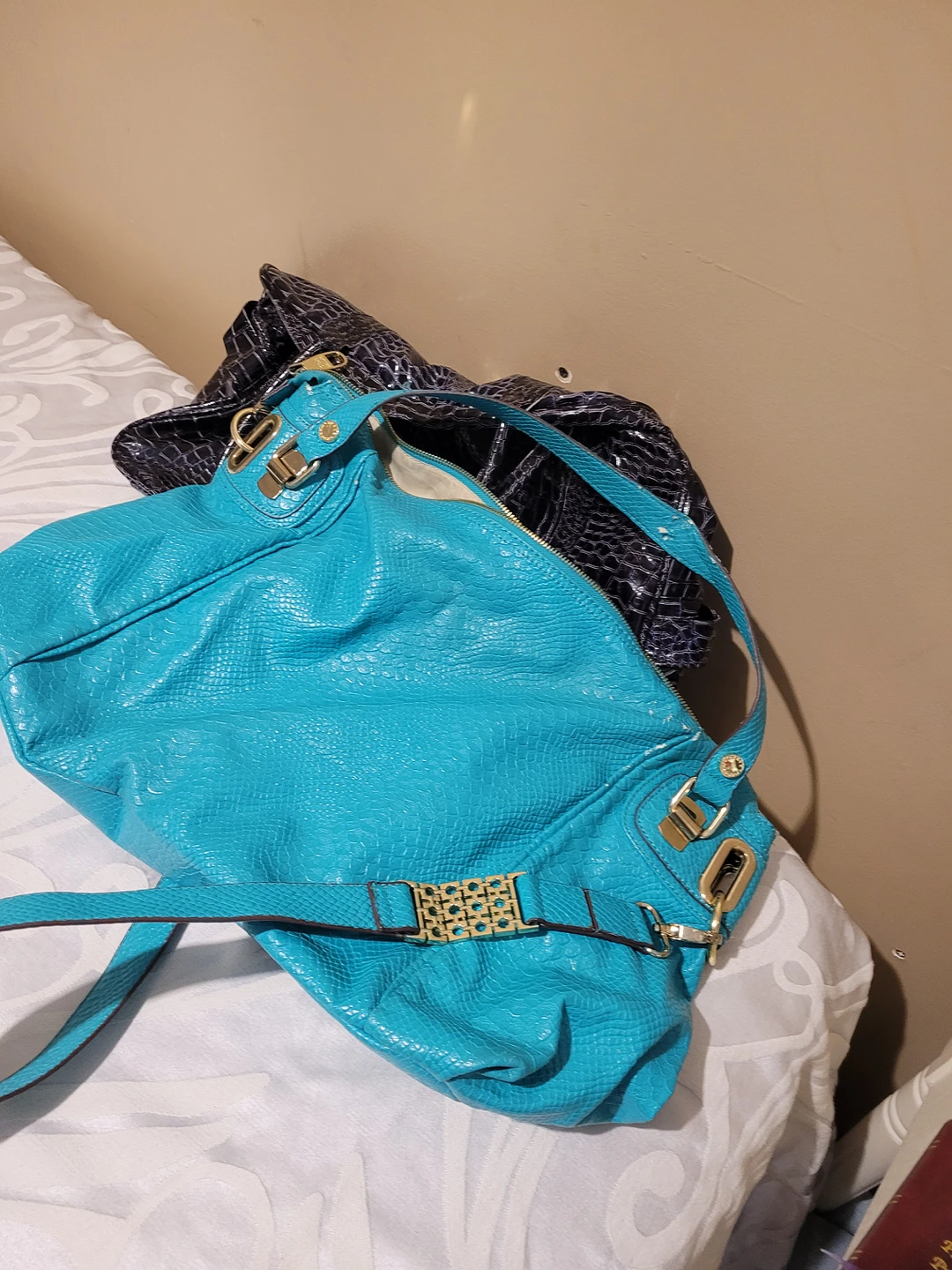 Fashion purse with gold Acents thumbnail