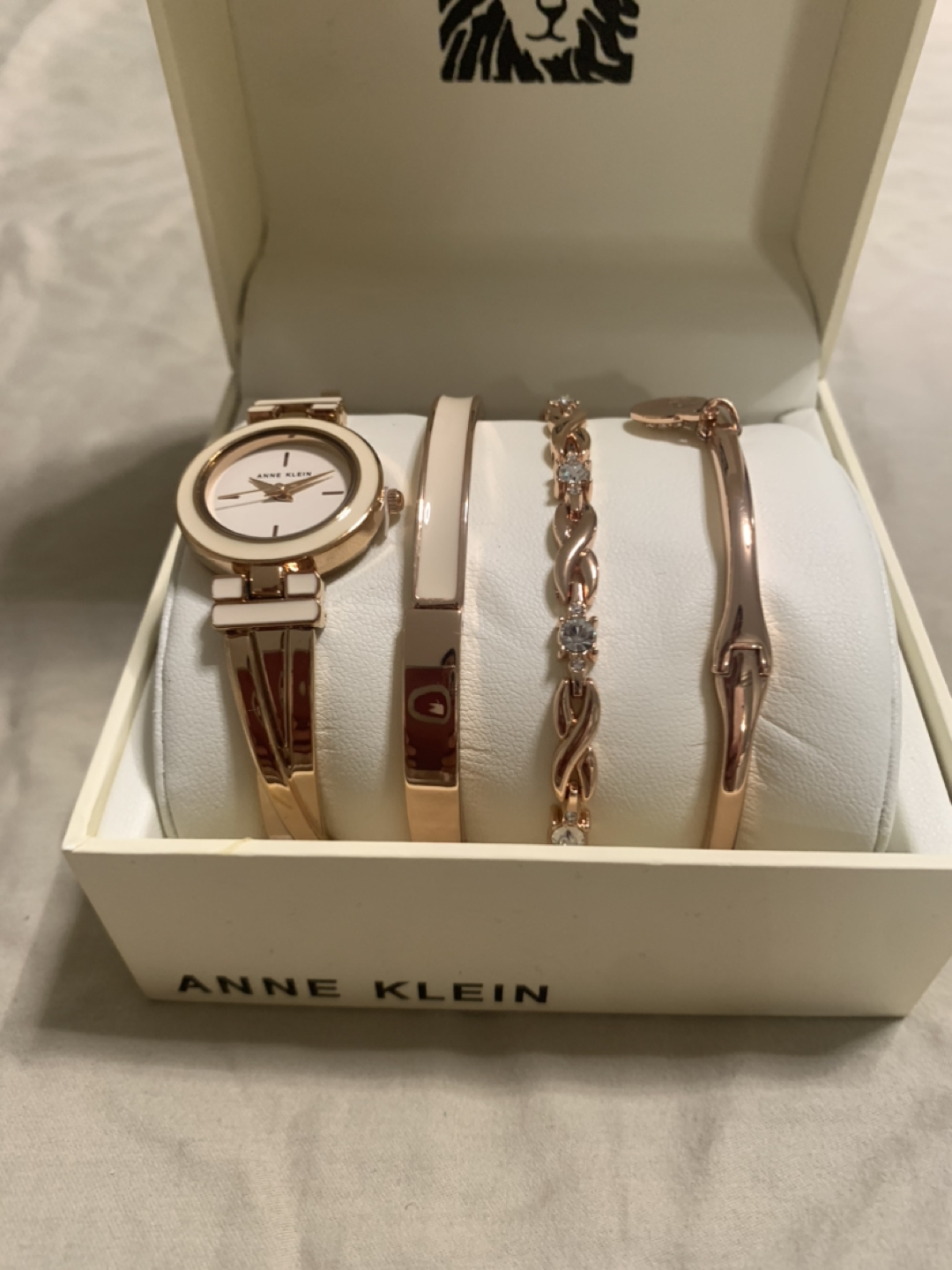 Watch and bracelet - photo 2