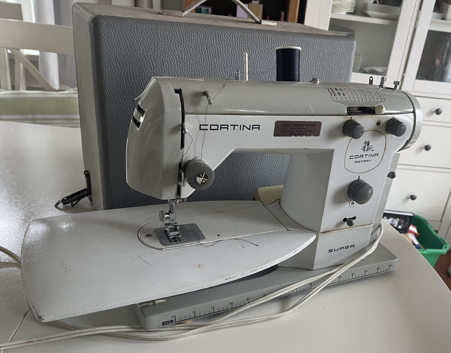 Cortina Sewing machine
