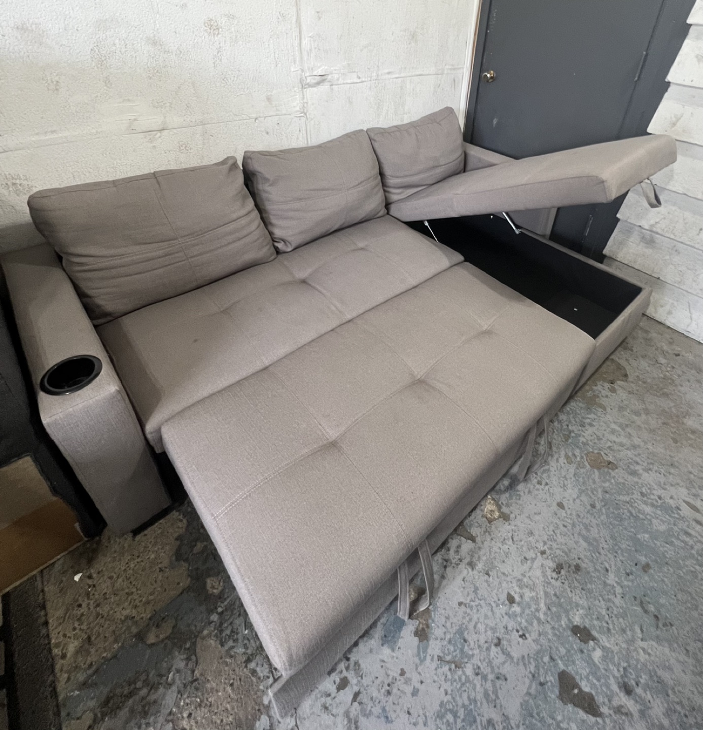 Free Delivery! Sectional Sofa Bed Couch W/ Pullout Bed & Storage
