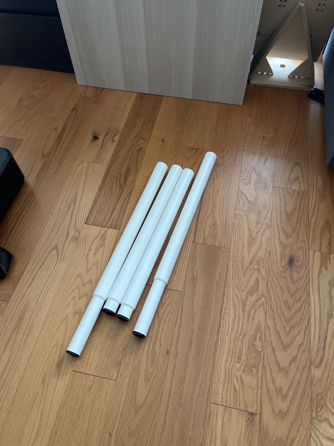 Ikea 59”x29.5” Table adjustable height (MANUAL) - photo 2