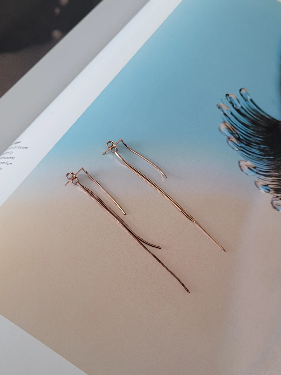 Sleek layered earings thumbnail