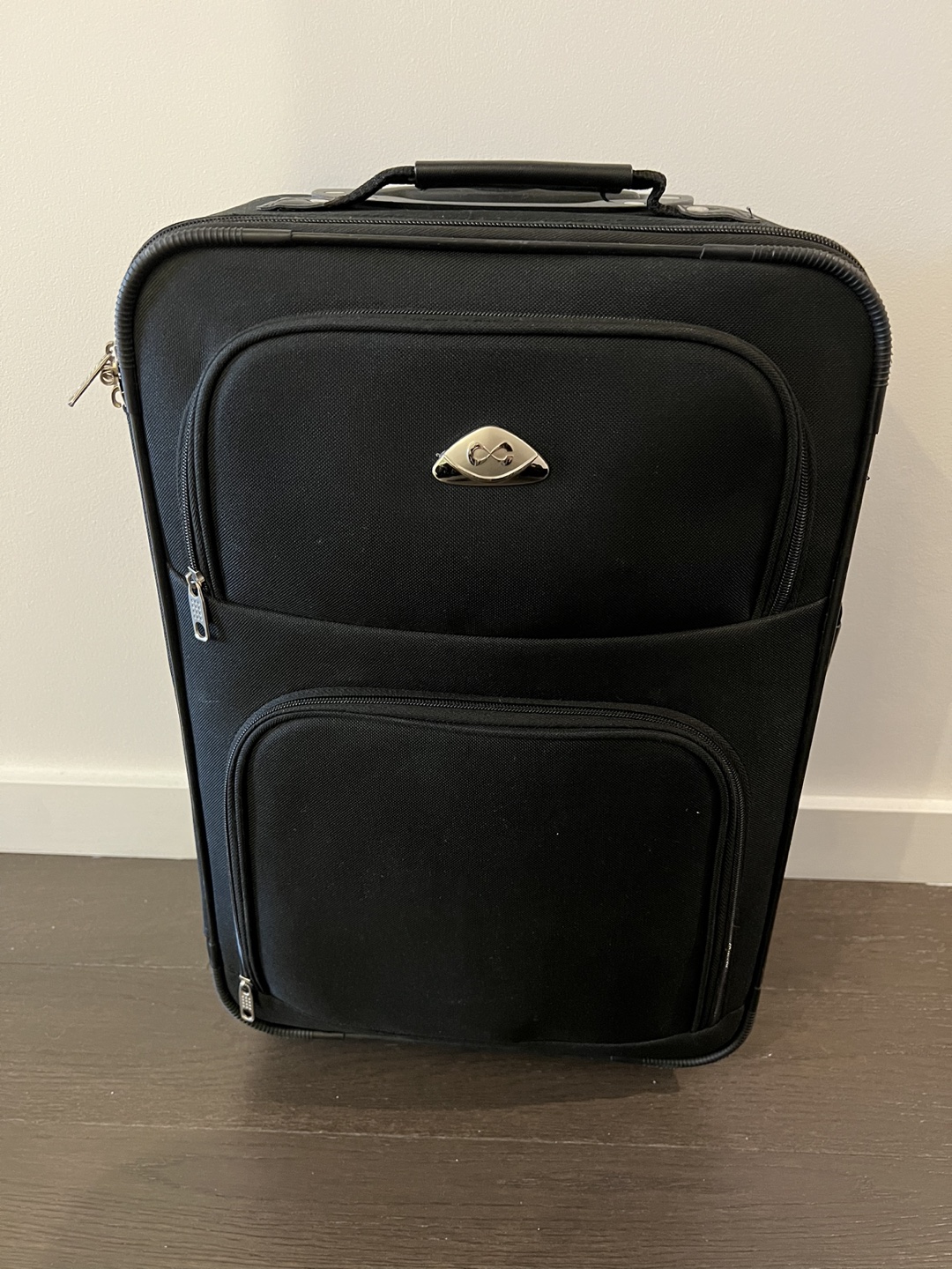 21.5” Carry-on Suitcase thumbnail