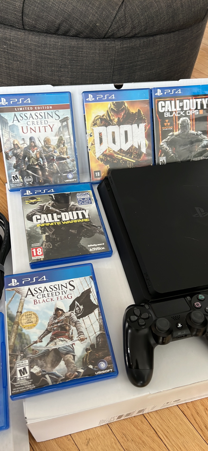 Sony Playstation 4 Slim 500 GB + 2 Dualshock controllers - photo 2