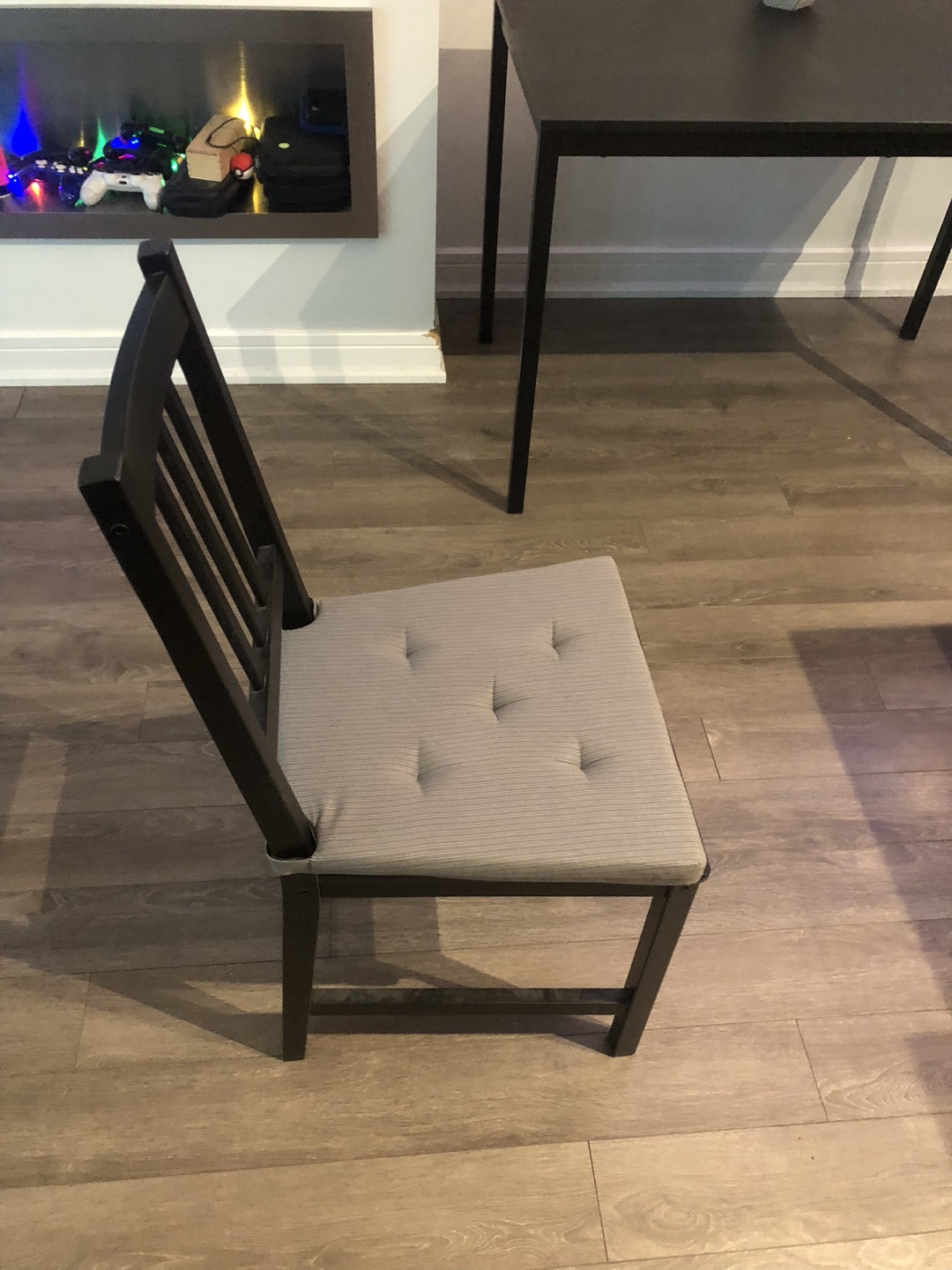 Table and chairs - photo 2
