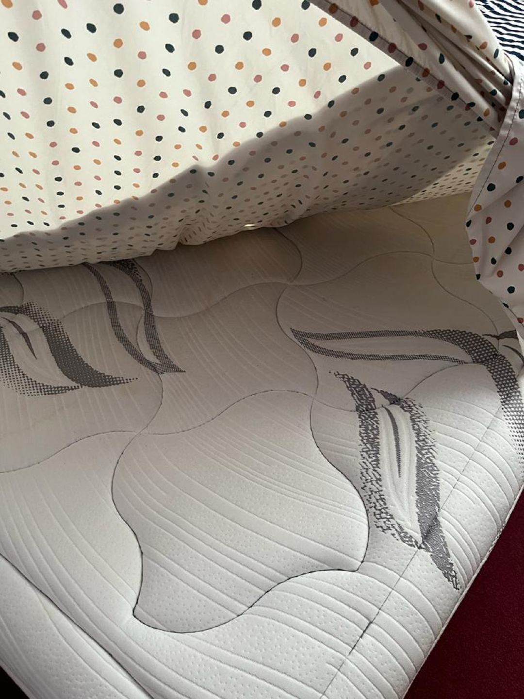 King bed / mattress + metal frame - photo 3