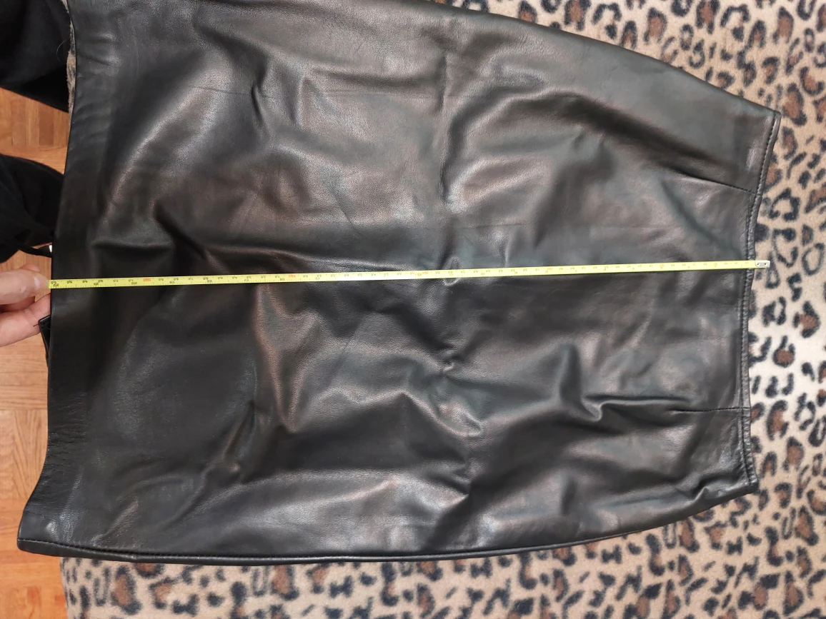 Danier genuine leather skirt size 4 image indicator(4)