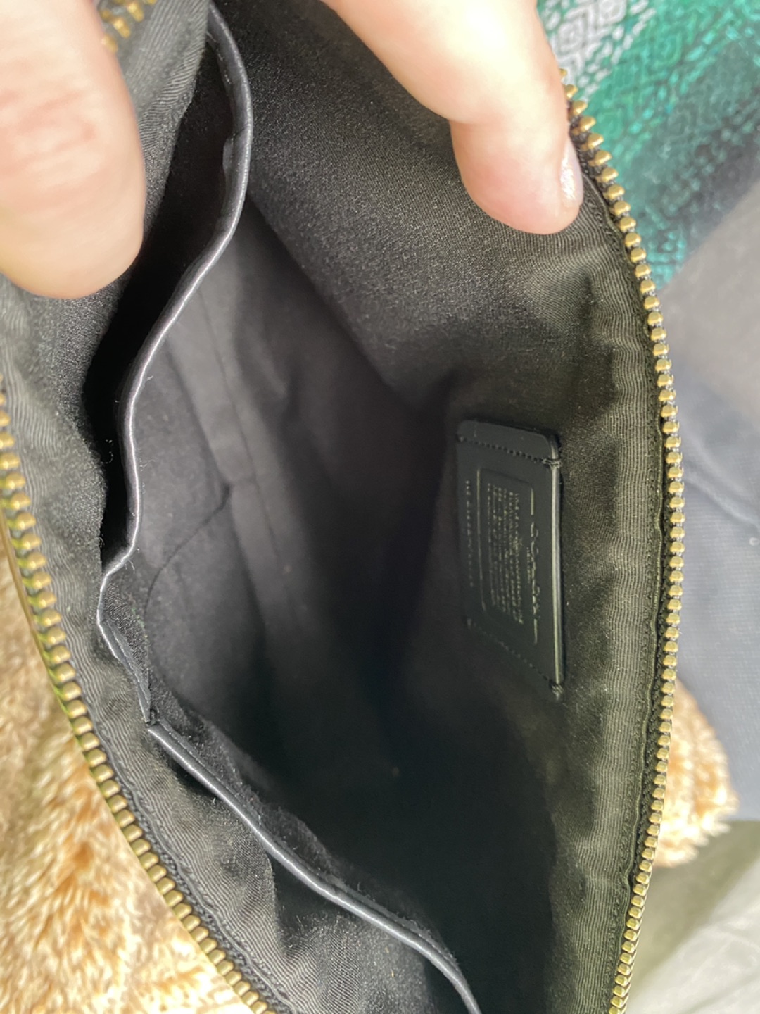 Coach Clutch image indicator(5)