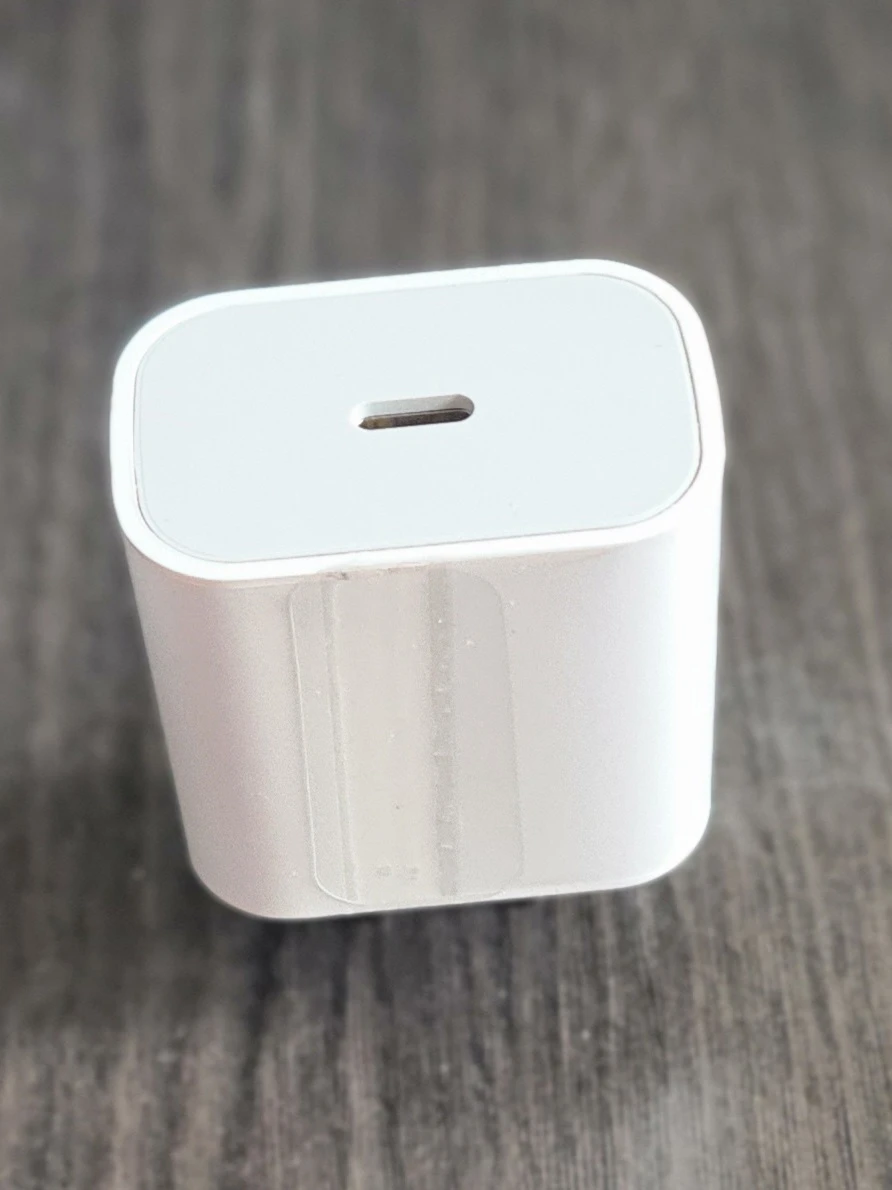 Apple iphone 20w Fast Charger image indicator(5)