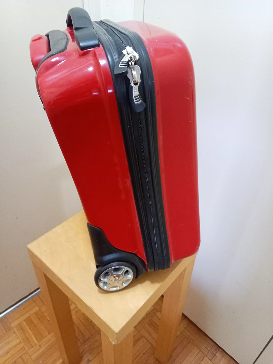 Carry-on luggage - photo 2