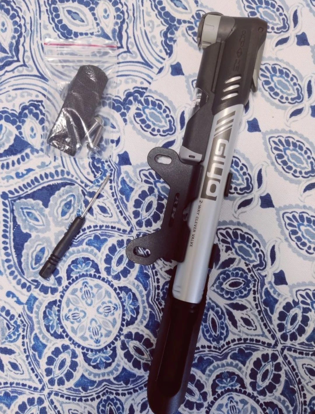 Bike Helmet, Water bottle, pump and tube image indicator(6)