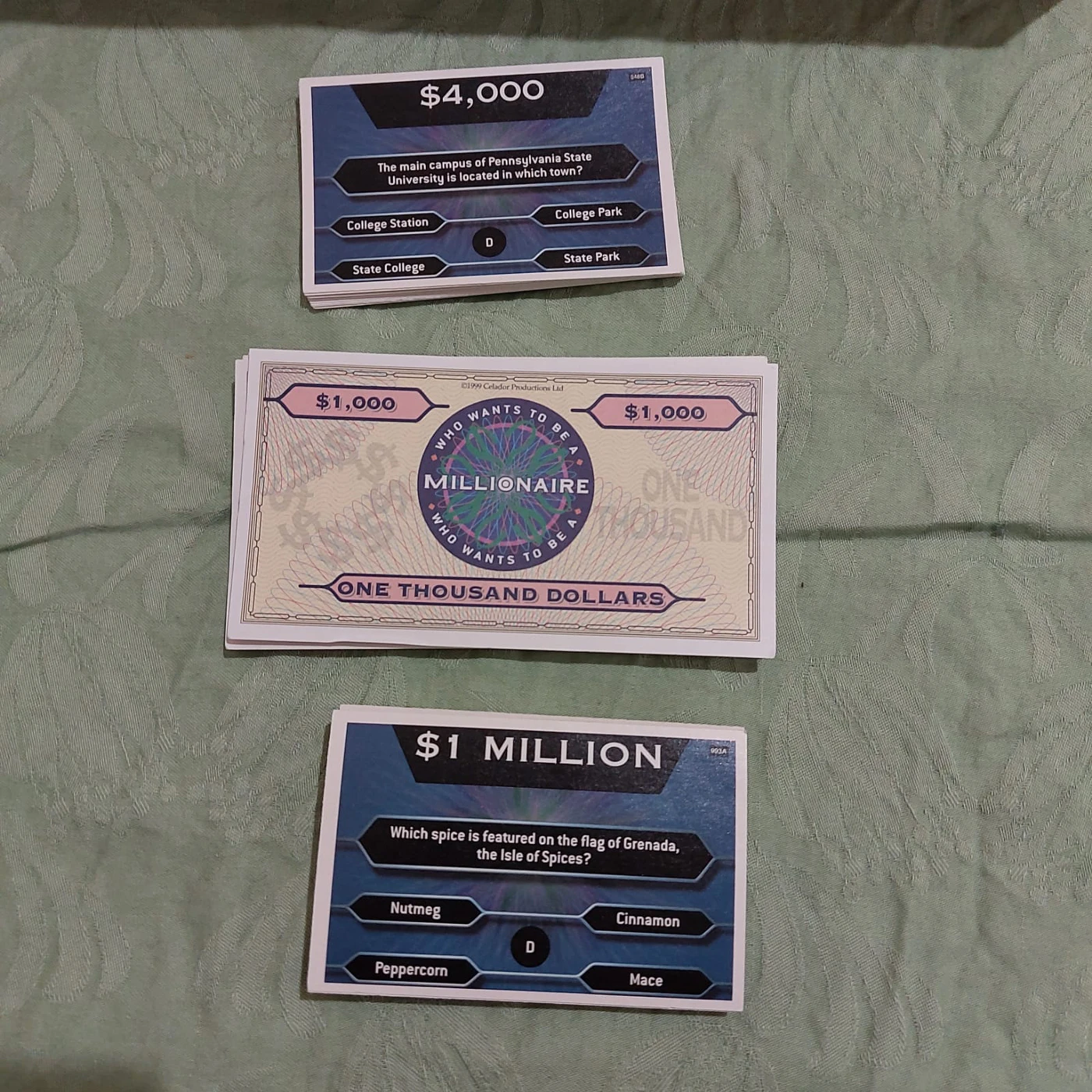 Who Wants to be a Millionaire Board Game image indicator(7)
