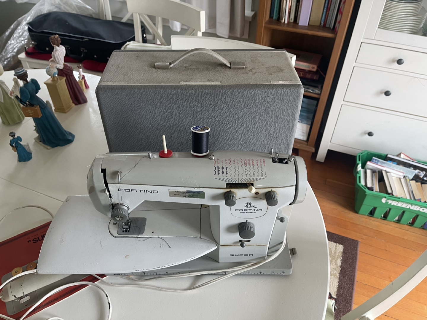 Cortina Sewing machine - photo 3