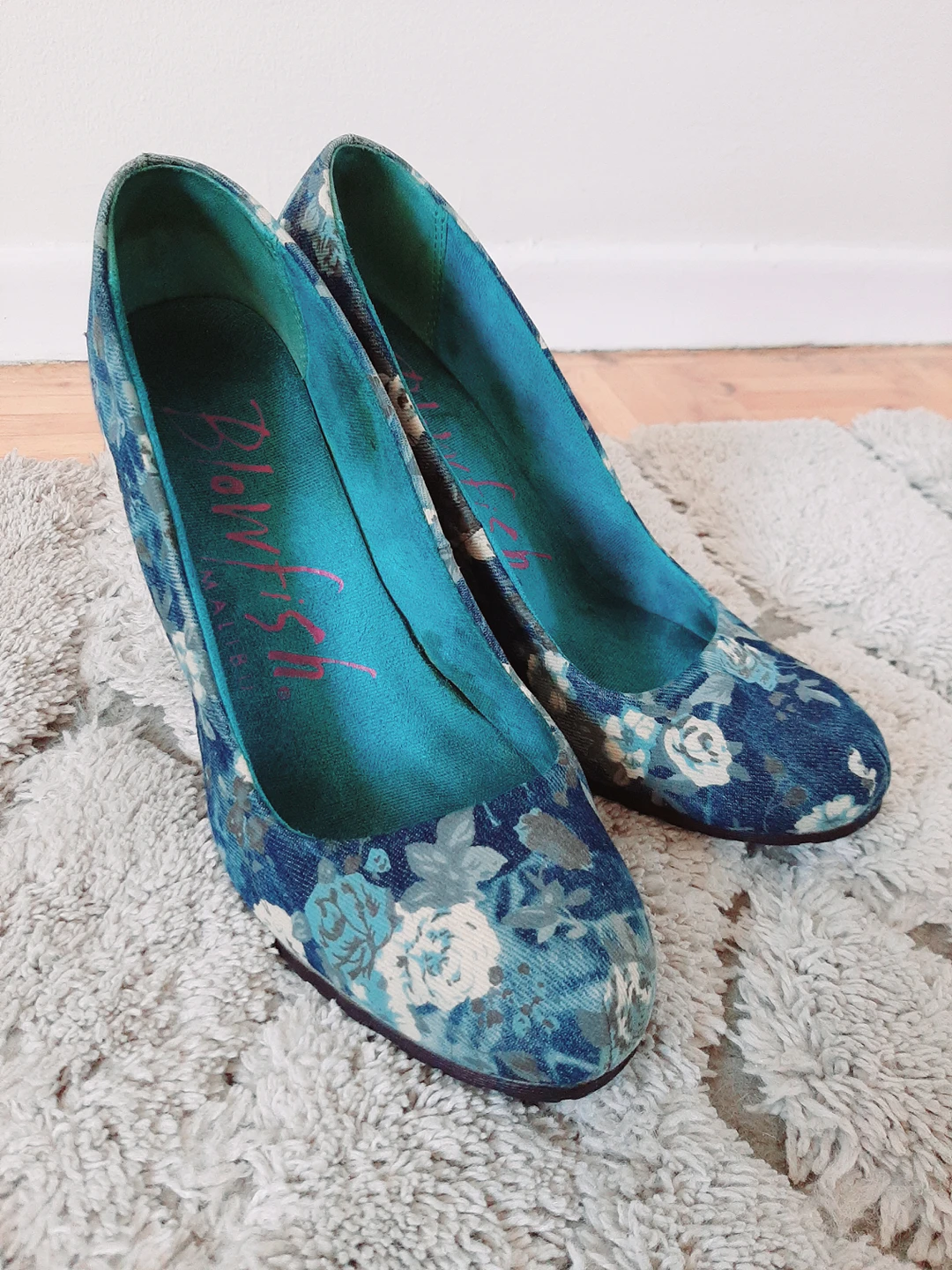 Floral blue wedge shoes image indicator(6)