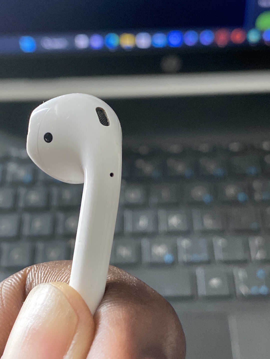 AirPod 2nd generation image indicator(2)