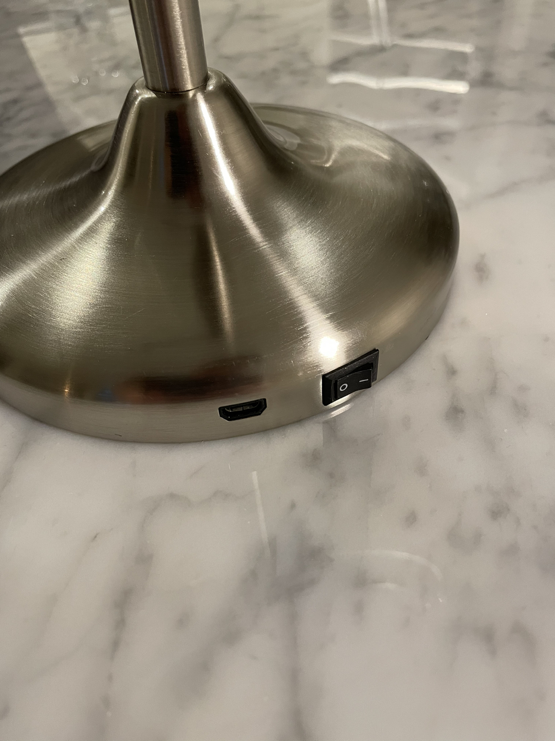 Feit Electric LED Dual Sided Vanity Mirror, 1x & 10x Magnific - photo 5