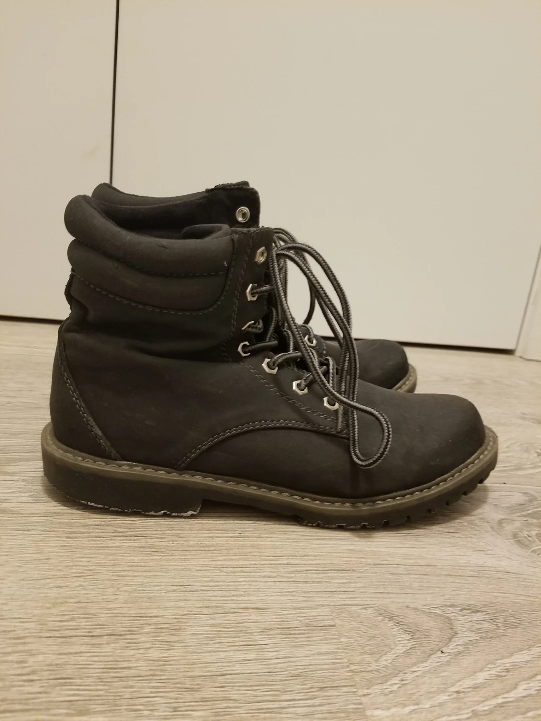 FREE Women's Boots: Size [6] - photo 2