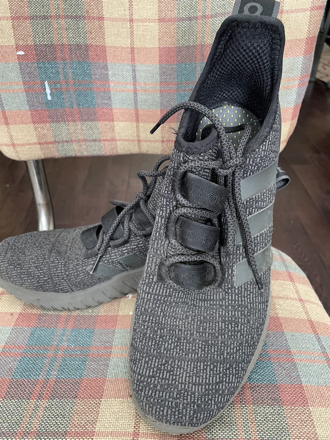 Adidas shoes thumbnail
