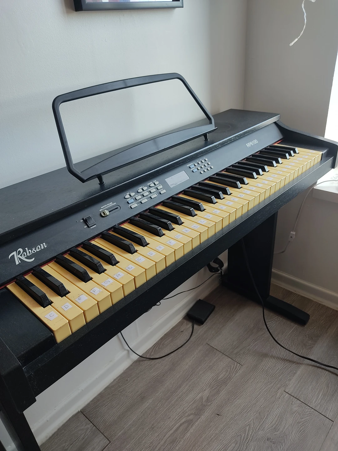 Robson piano/ Keyboard thumbnail