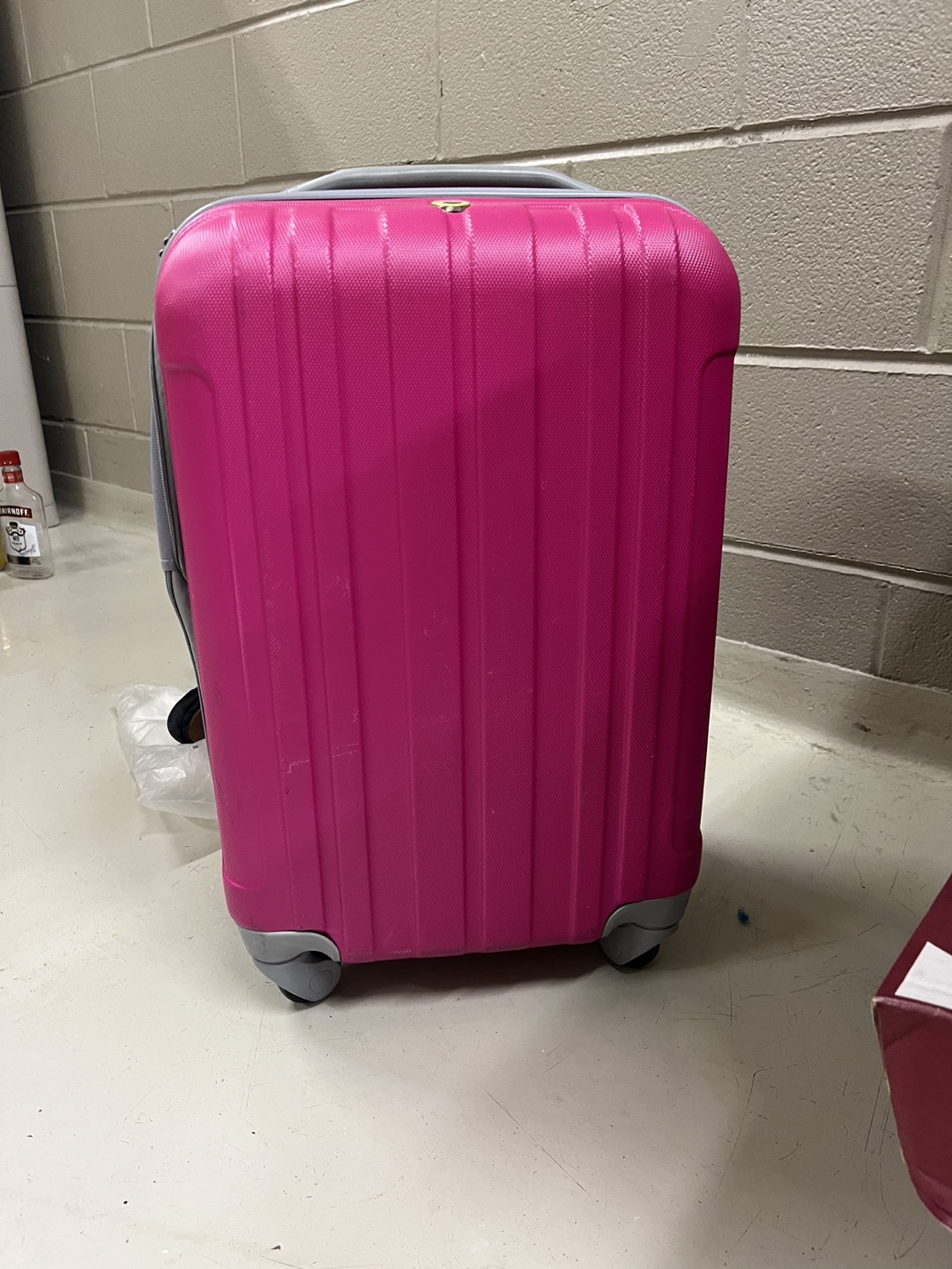 Suitcase 🧳 - photo 3