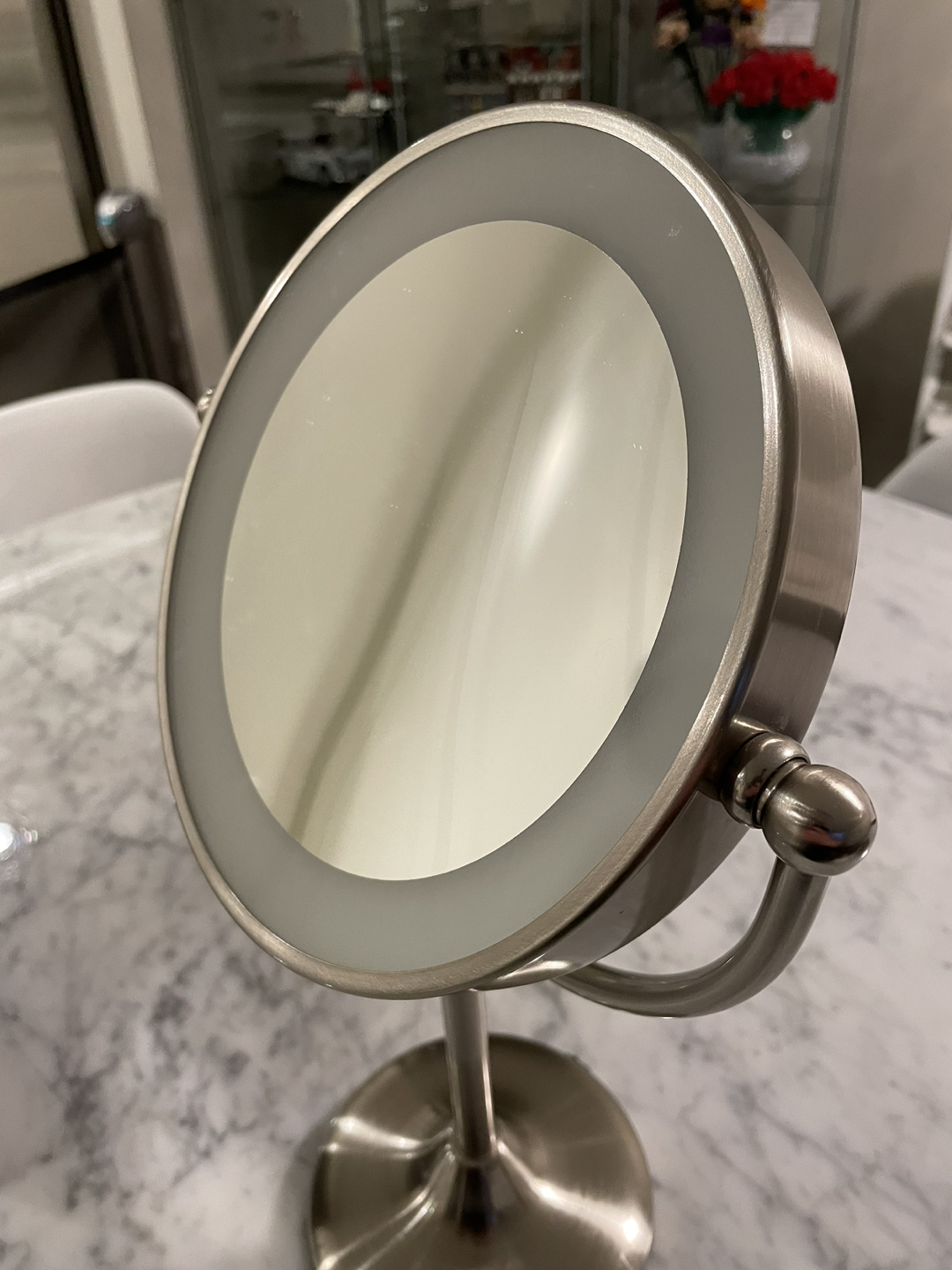 Feit Electric LED Dual Sided Vanity Mirror, 1x & 10x Magnific - photo 4