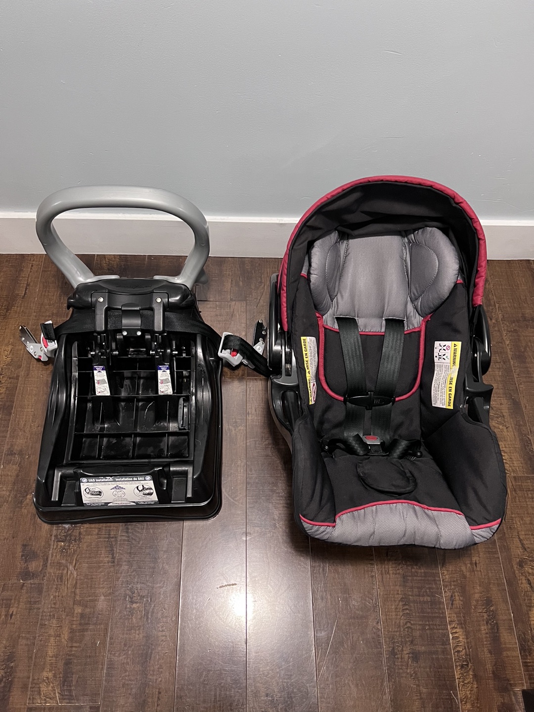 Car Seat (EZ FLEX-LOC 32) with base