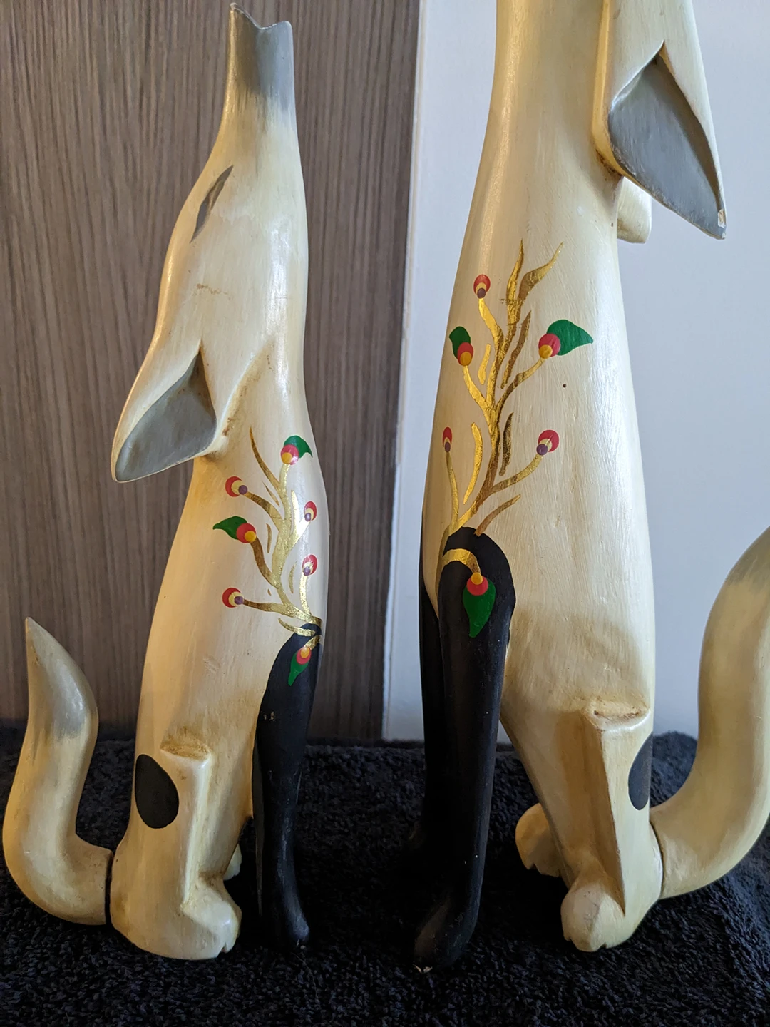 Handcrafted Howling Coyotes - photo 2