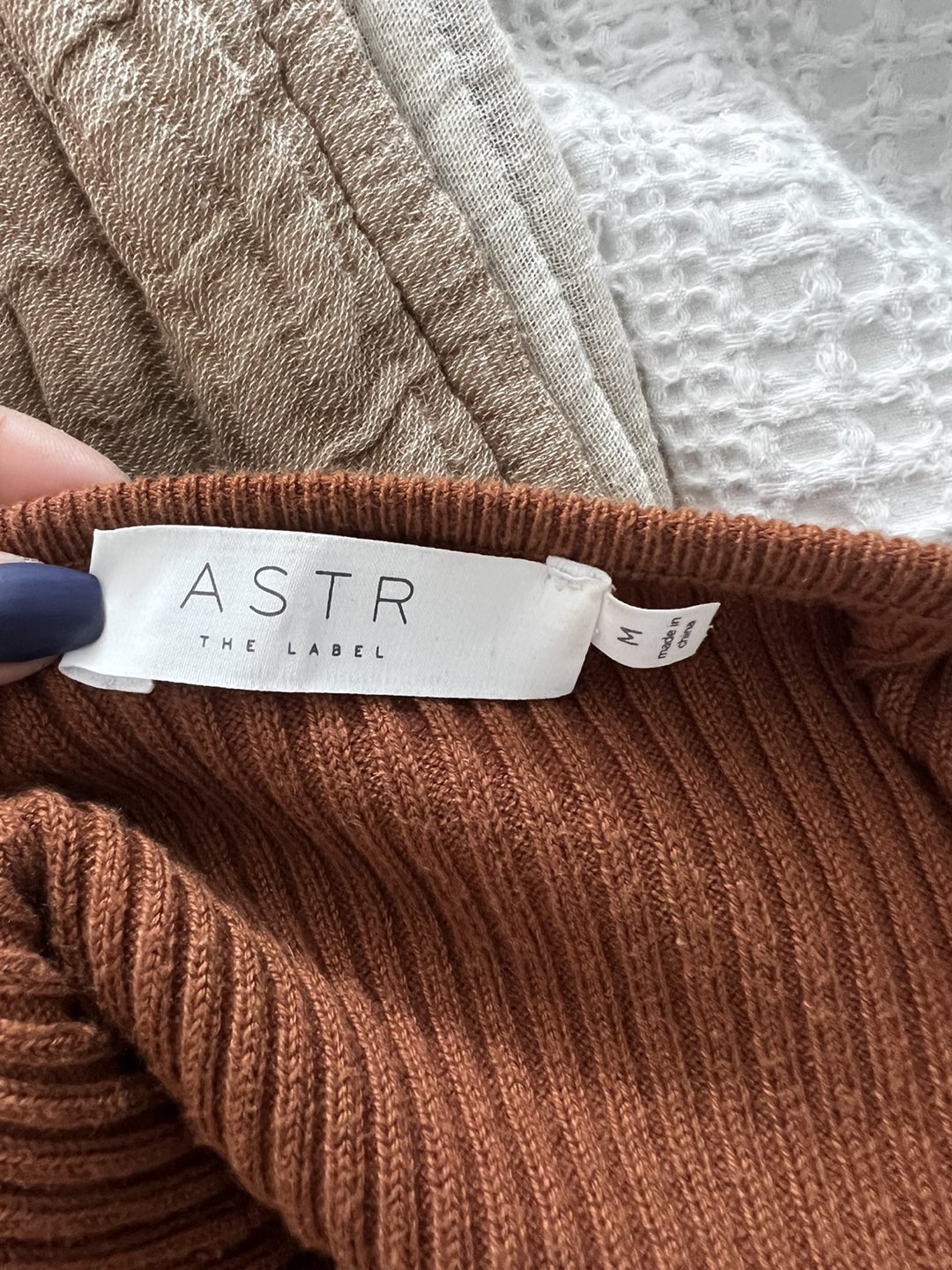 ASTR Tan Sweater with back tie - photo 3