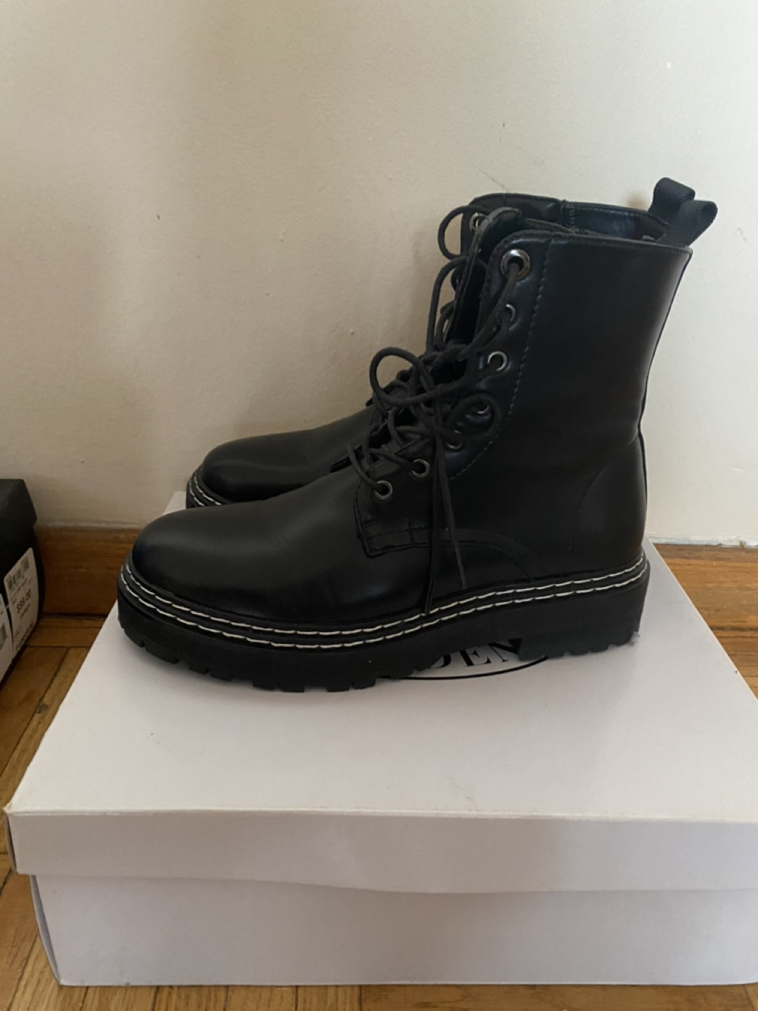 Boots thumbnail